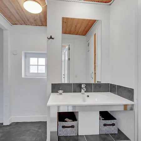 Hinrich - 300m From The Sea By Interhome